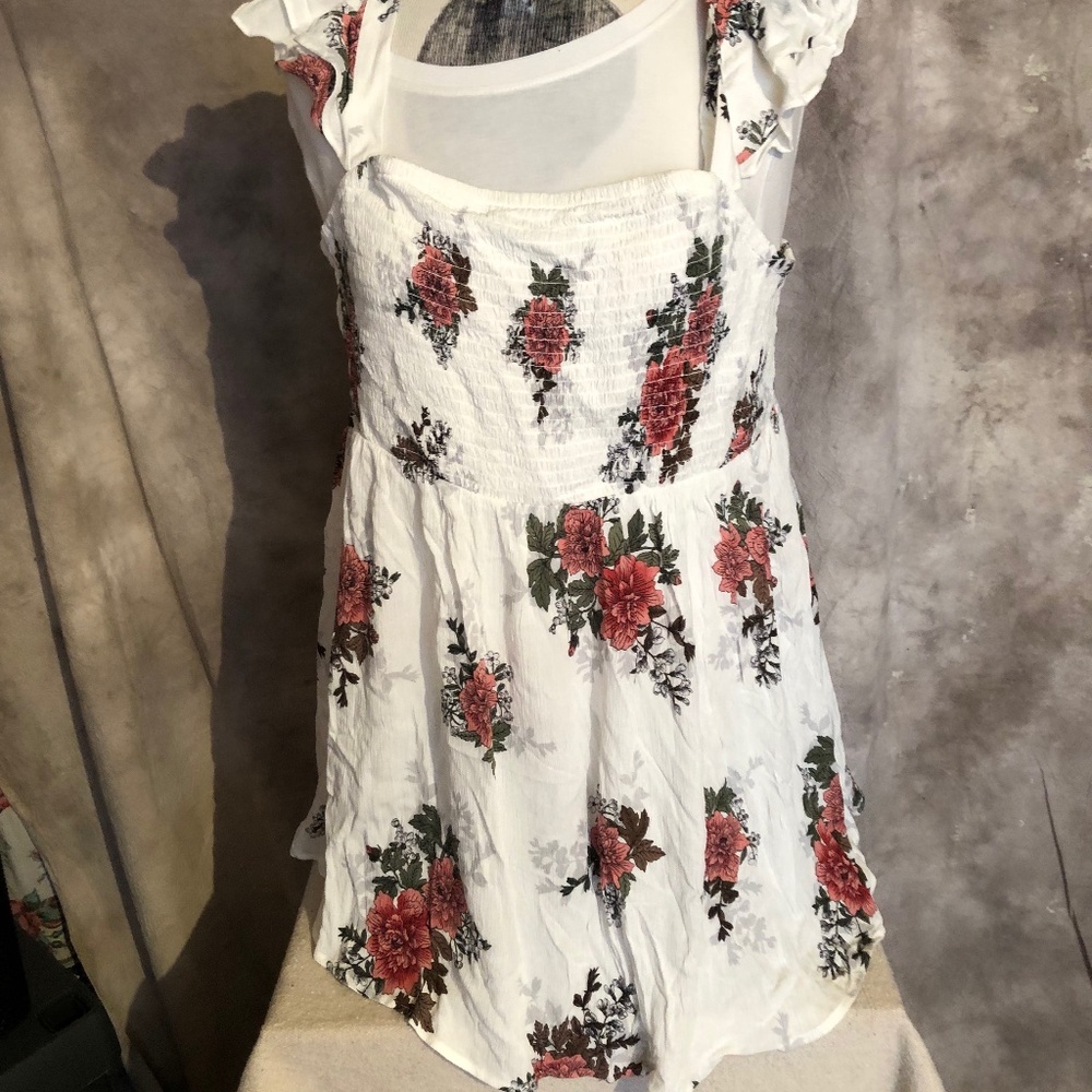 TORRID NWT FLORAL TANK TOP SLEEVELESS SIZE 2